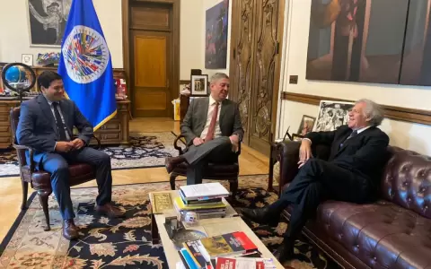 Presidente del TSJE se reuni� con observadores electorales de EE. UU.