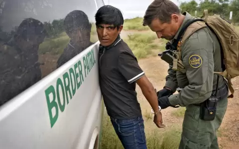 Estados Unidos supera los dos millones de inmigrantes detenidos por primera vez en un a�o