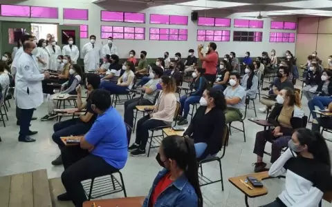 Comienzan los ex�menes parciales para el ingreso a la carrera de Medicina de la UNA