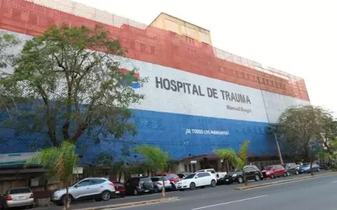 Motoasaltantes balean a bombero para robarle su celular