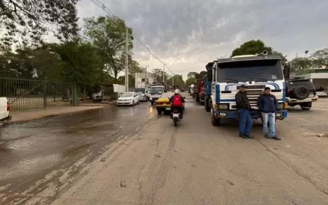 Trabajadores del volante est�n movilizados para exigir baja del combustible