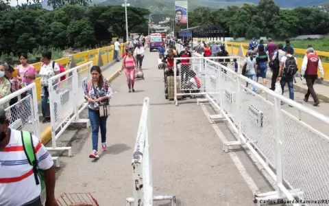Petro y Maduro anuncian reapertura de frontera com�n el 26 de septiembre