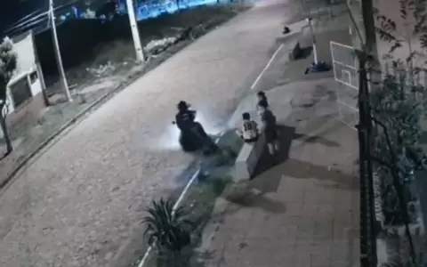 Sin perd�n: motochorros asaltaron a ni�os en Luque
