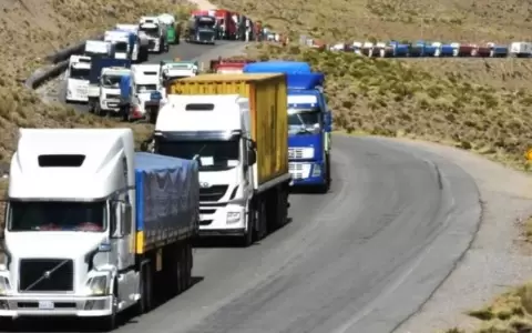 Camioneros contin�an movilizados y siguen esperando respuesta del Gobierno