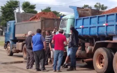 Camioneros se concentrar�n en la planta de Petropar en Villa Elisa