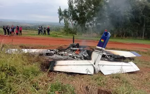 Canindey�: encuentran supuesta narcoavioneta totalmente quemada