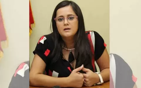 Miguel Godoy renunci� porque �es un cobarde�, seg�n abogada