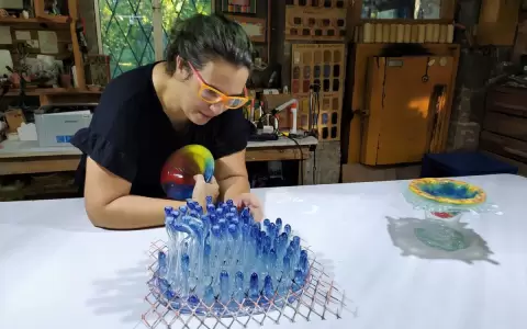 "Prisma vivo", de Ida de los R�os y Laura Giucich, en el Centro Cultural del Lago
