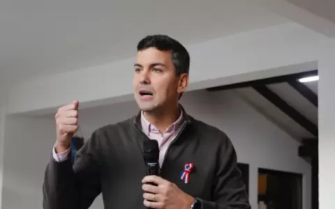 Defensor del Pueblo no debe ser removido del cargo, seg�n Santiago Pe�a