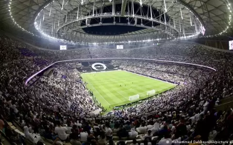 Catar inaugura con una fiesta el �ltimo estadio antes del Mundial de F�tbol