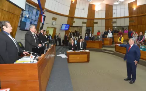 Diputados acepta renuncia de Godoy y asume defensor adjunto