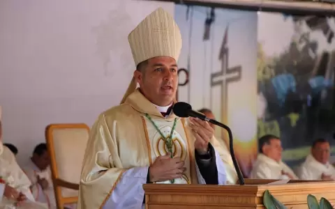 Monse�or critica propuestas de Transformaci�n Educativa que plantea sociedad civil