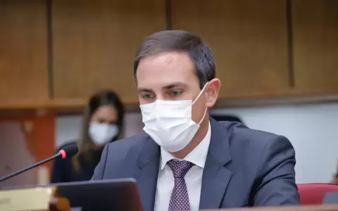 Rasmussen present� proyecto de ley de transparencia de costos de combustible