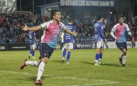 Cerro gana con gol de Moreno Martins y se aferra a la cima