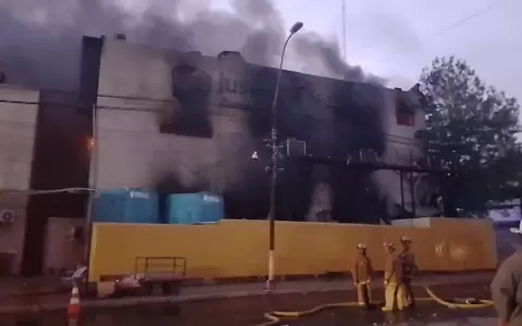 "Aminoramos las llamas, pero esto sigue", afirma bombero