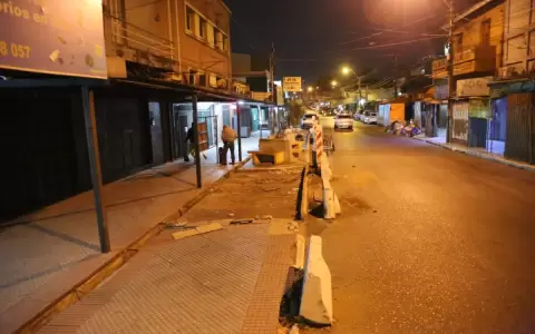 Mercado 4: ya retiraron todos los contenedores ubicados sobre la avenida Pettirossi