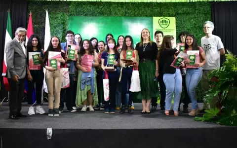 Concurso "J�venes que cuentan" devel� resultados en la 18.� Libroferia Encarnaci�n