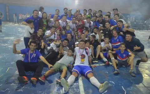 F�tbol de sal�n: Coco Sport es campe�n de la Divisional A
