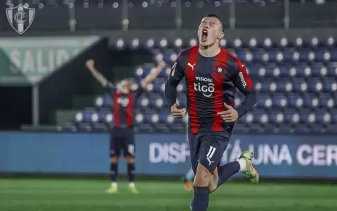Cerro Porte�o hila su segundo triunfo y duerme en lo m�s alto