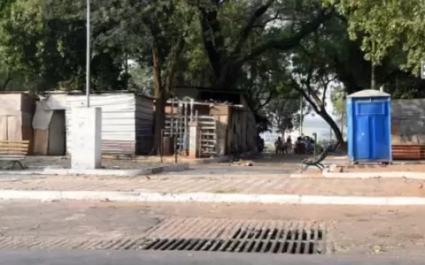 Media sanci�n para "padrinazgo" del Congreso a plazas del microcentro