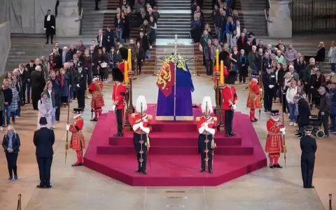 El Reino Unido le prohibi� la entrada a la delegaci�n oficial china a la capilla ardiente de Isabel II