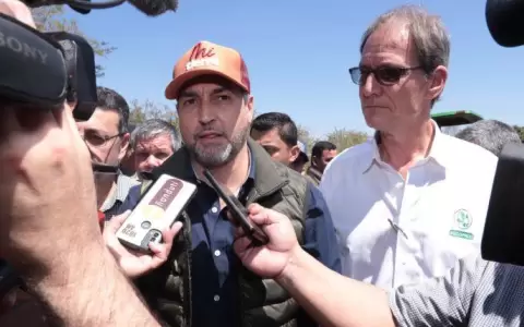Abdo pide a camioneros nuevo di�logo y dice que sitiar Asunci�n no es soluci�n
