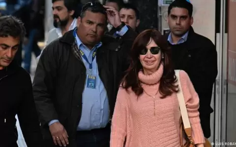 El juicio por presunta corrupci�n de Fern�ndez se reanuda tras atentado