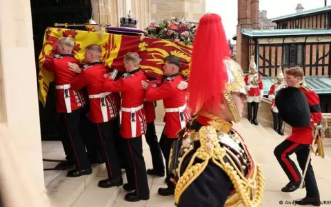 Termina funeral p�blico de Isabel II con el descenso de su f�retro a la cripta real en Windsor