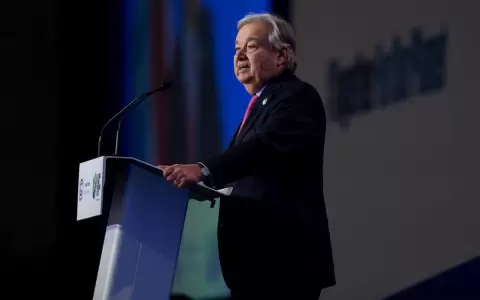 ONU critica "la adicci�n de la humanidad a los combustibles f�siles"