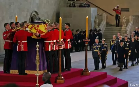 Comienza capilla ardiente de Isabel II en el Parlamento brit�nico