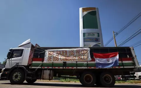 Combustible: todav�a ni reducen precios y ya amenazan con nueva "inatajable suba"