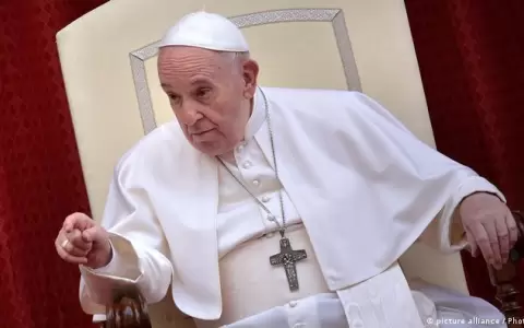 El Papa advirti� a los j�venes que depender del tel�fono "atrofia el deseo"