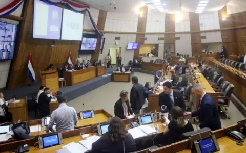 Diputados recriminan al Ejecutivo por ceder ante condiciones "de una criminal"