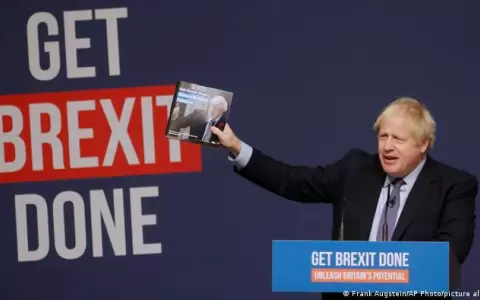 Boris Johnson y Rishi Sunak, favoritos para suceder a Liz Truss