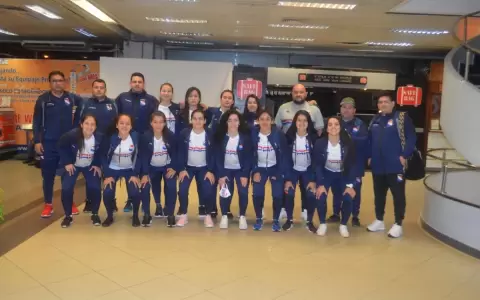 Parti� selecci�n femenina de F�tbol de Sal�n a Colombia