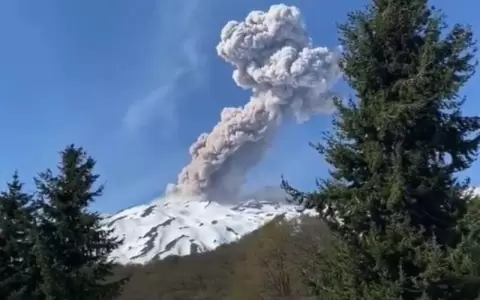 Sismo y alerta amarilla en Chile por las emanaciones del volc�n Nevados de Chill�ns