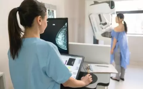 �Atenci�n, mujeres! Estas son las oportunidades para acceder a estudios por el �Octubre Rosa�