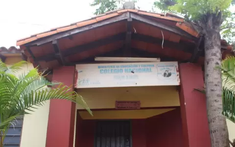 Limpio: denuncian que directora no deja rendir a ni�os por no tener uniforme de gala