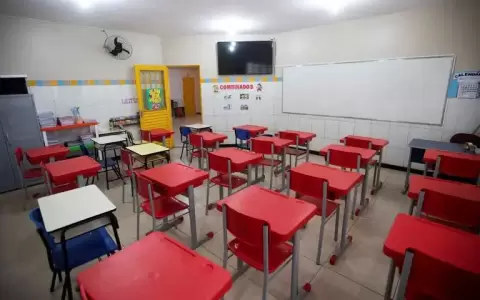 La educaci�n es la gran desaparecida de la campa�a de Lula y Bolsonaro en Brasil