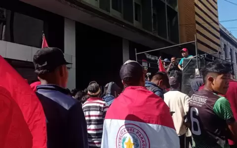 Ind�genas y Gobierno firman acta de acuerdo