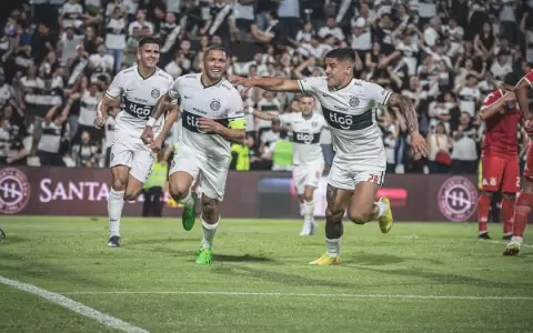 Richard Ortiz vuelve a salvar a Olimpia, que duerme en la cima