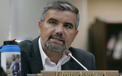 Diputado pide seguir "combatiendo a la corrupci�n"