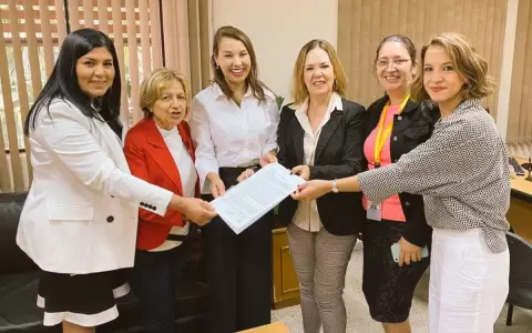 Coloradas piden ser "excluidas" del padr�n de la Concertaci�n