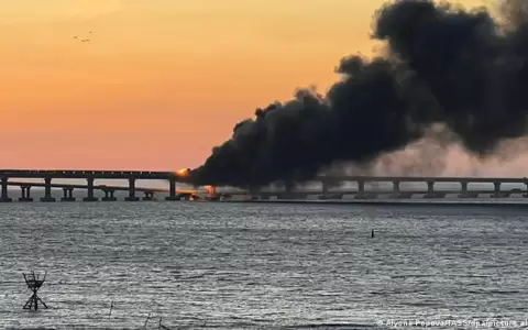 Rusia reporta incendio en el puente Kerch en Crimea