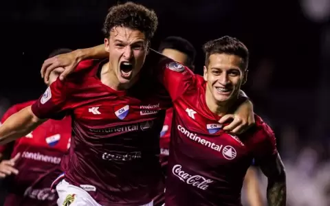 Nacional no falla ante Libertad y contin�a como �nico l�der