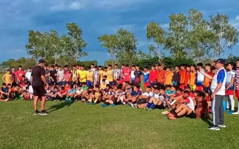 Escuela de f�tbol de Pilar brinda nuevas oportunidades a los j�venes