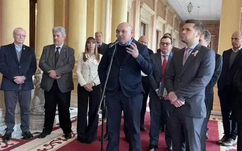 Empresarios presionan y piden frenar electoralismo "voraz" que da�a la econom�a