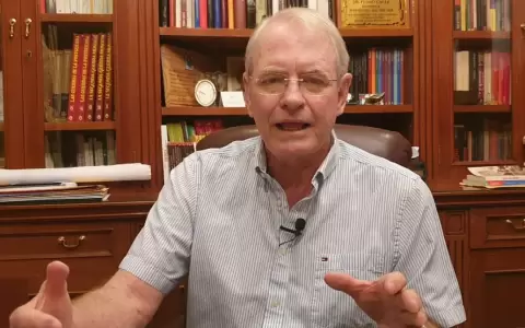 Titular de la ARP anuncia que declina sus aspiraciones a la senadur�a