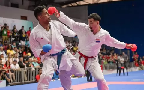 Jes�s Serv�n se queda con la medalla de plata en karate kumite