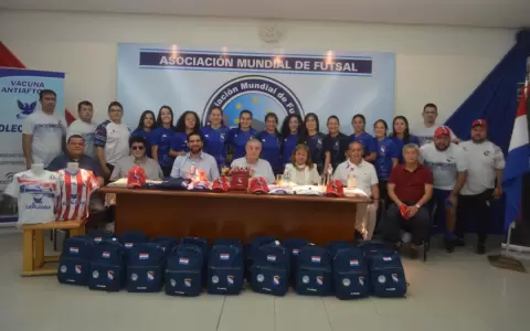 Abanderamiento y despedida de selecci�n femenina de futsal